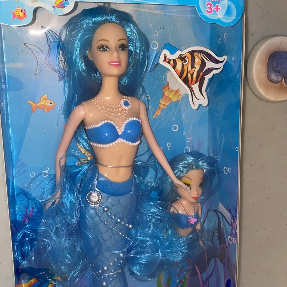 Mermaids Doll - Picture 6 of 8